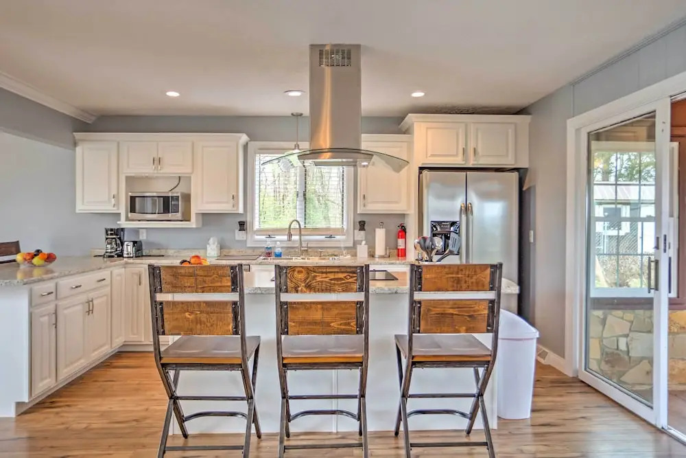 Monticello Home w/ Multi-level Deck on 2 Acres!