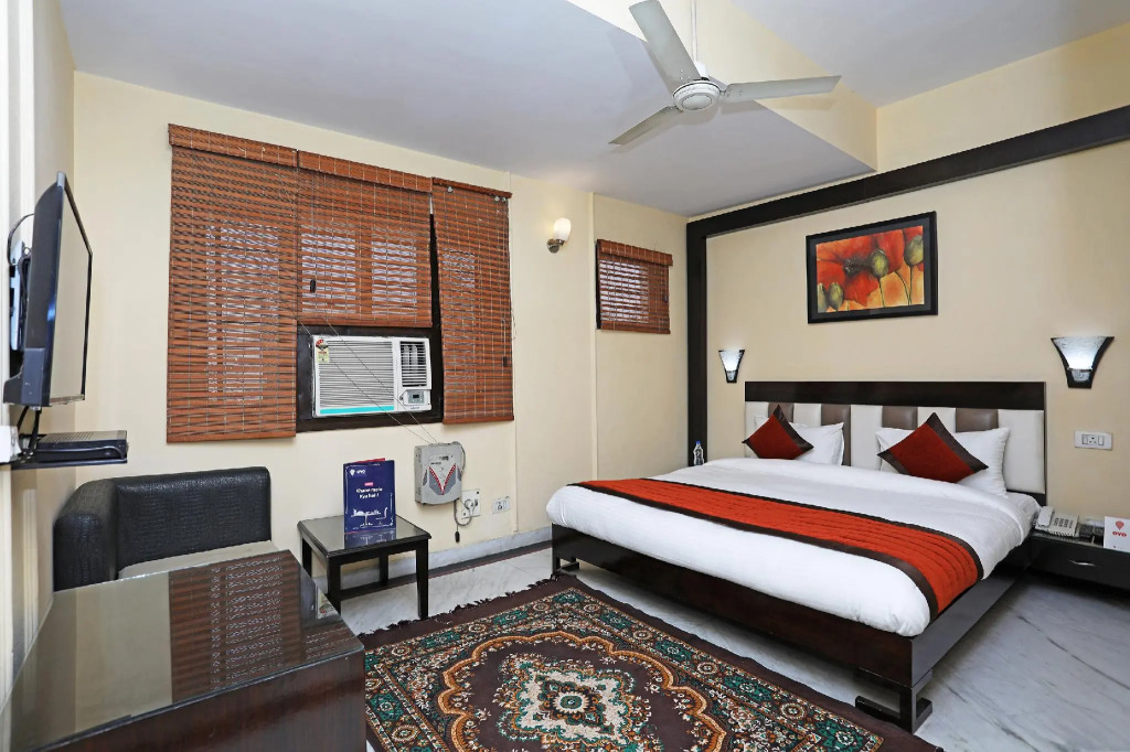 OYO 10057 Hotel Laksh Residency