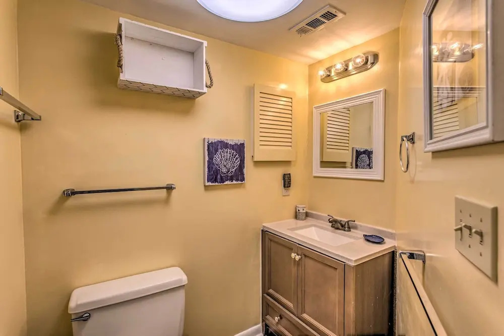 Beach Lovers' Haven: Oceanfront Condo w/ Pool!