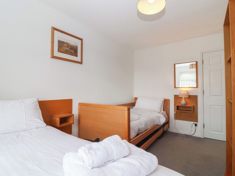 Harcombe House Accessible Pet Free Bungalow Sleeps 6