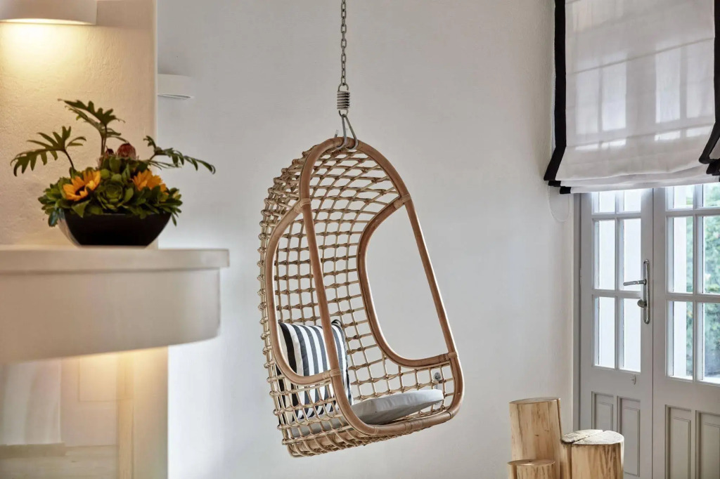 Mr and Mrs White Paros Suites & More