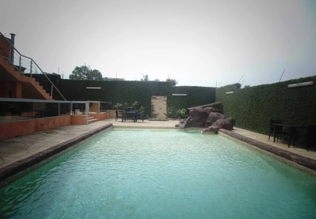 Gestone Hotel & Restaurant