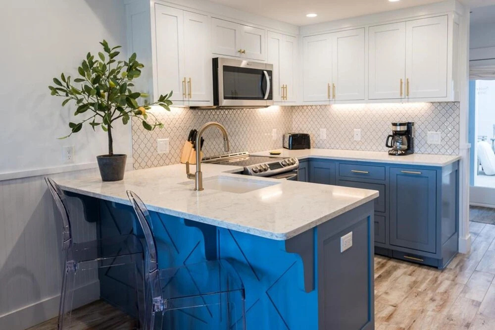 Tresor de la Mer 25 Central Square Unit 304 By Dune Vacation Rentals