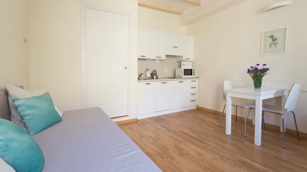 Italianway   - Canonica 37