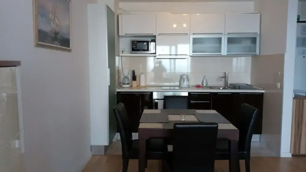 Apartment Blue Eye