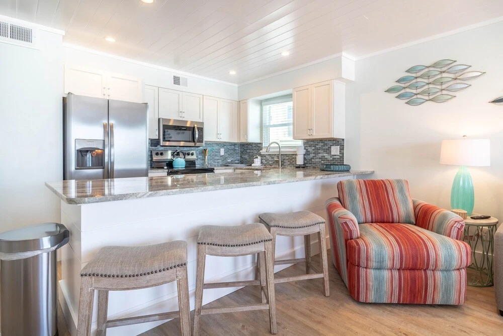 Eastern Shores - 206 1 Bedroom Condo by RedAwning