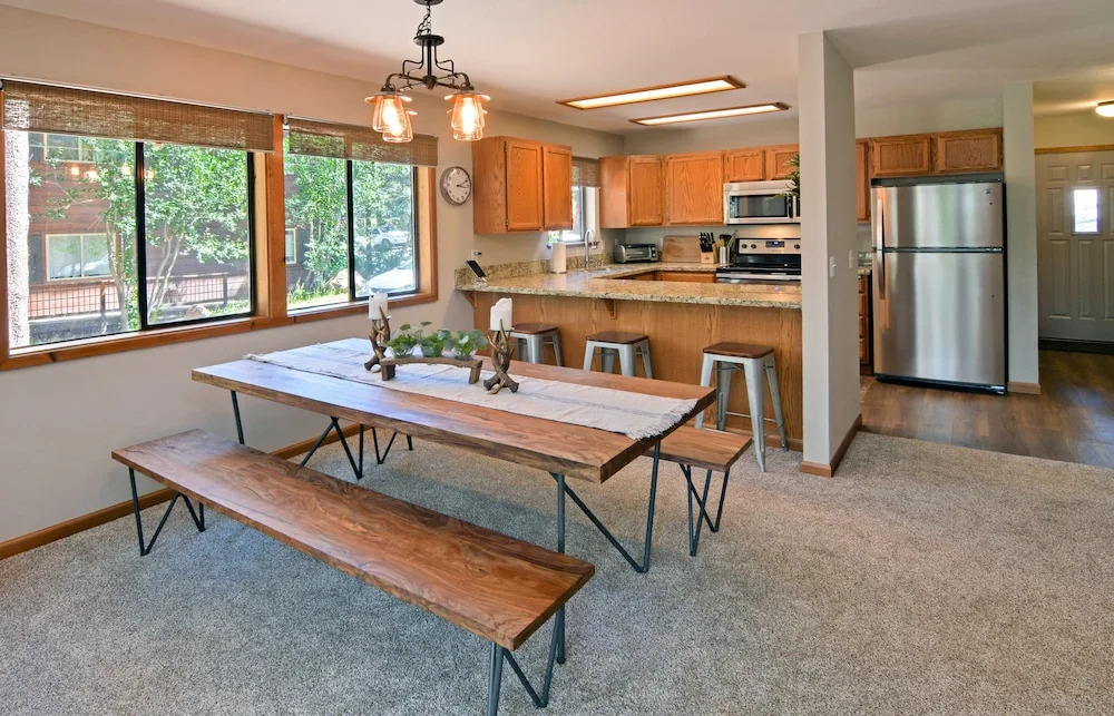 11443 Northwoods Blvd House Unit B - 2 Br home by RedAwning