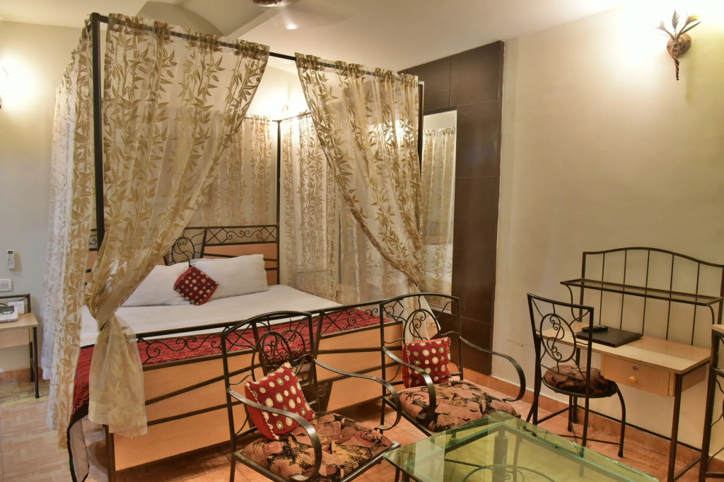 Jullundur Hotel