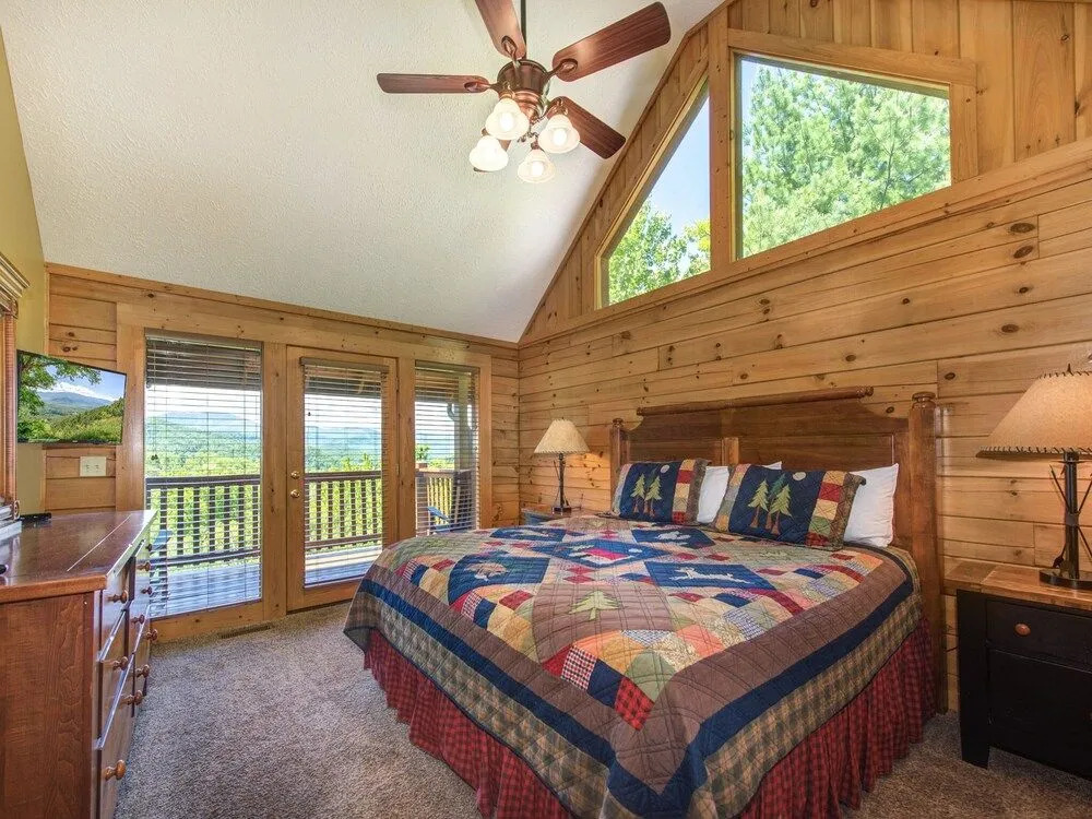 Eagles Point Lodge
