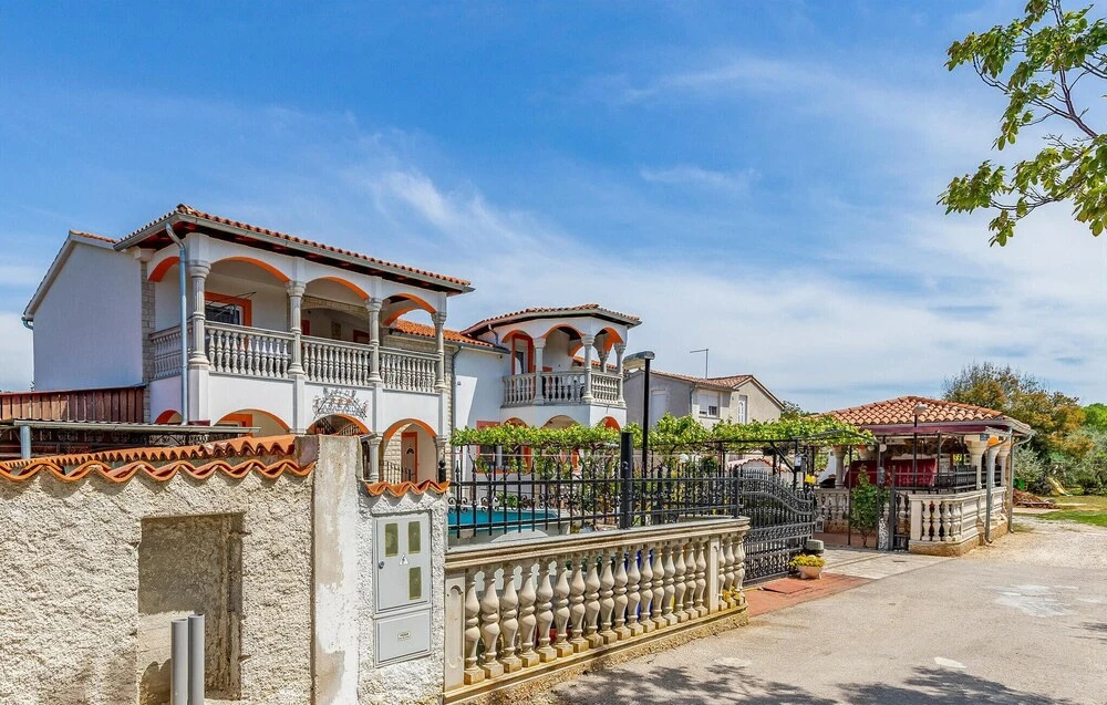 Awesome Apartment in Medulin With Wifi and 2 Bedrooms