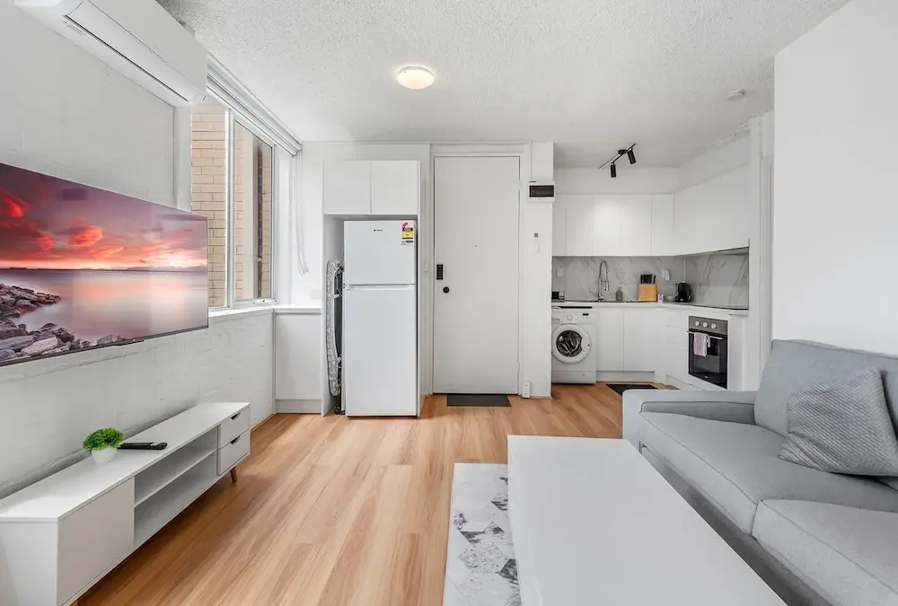 Cozy 1BR Stay in South Yarra With Parking & Wi-fi