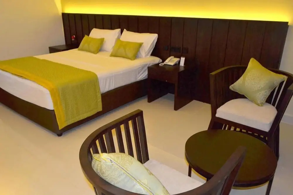 KYNROCK Airport Hotel