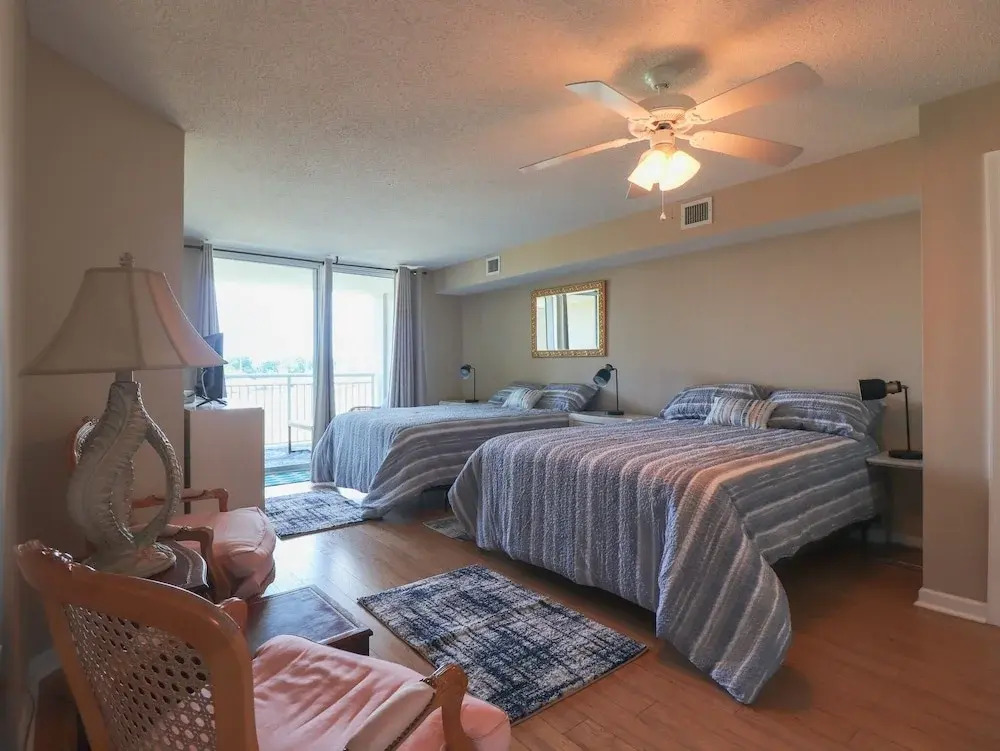 Yacht Club Villas #1-201