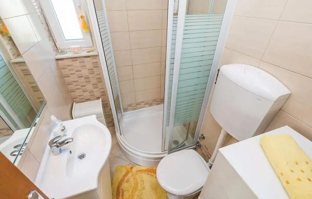 Nice Home in Brsec With Wifi and 3 Bedrooms