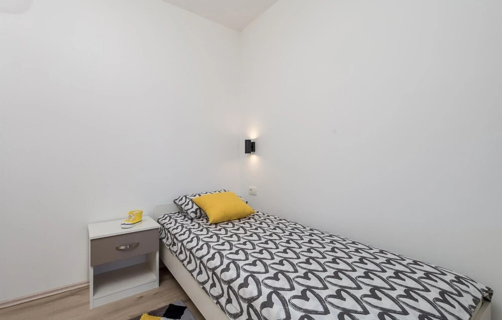 Beautiful Apartment in Lovran With Wifi and 2 Bedrooms