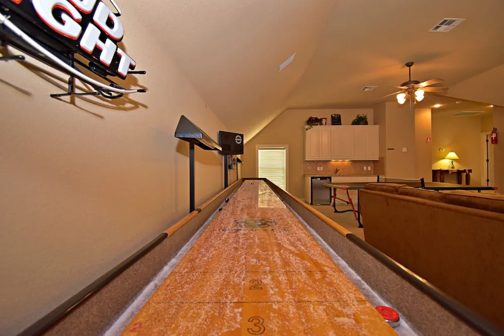 Pet-friendly Oasis in Gated Community!