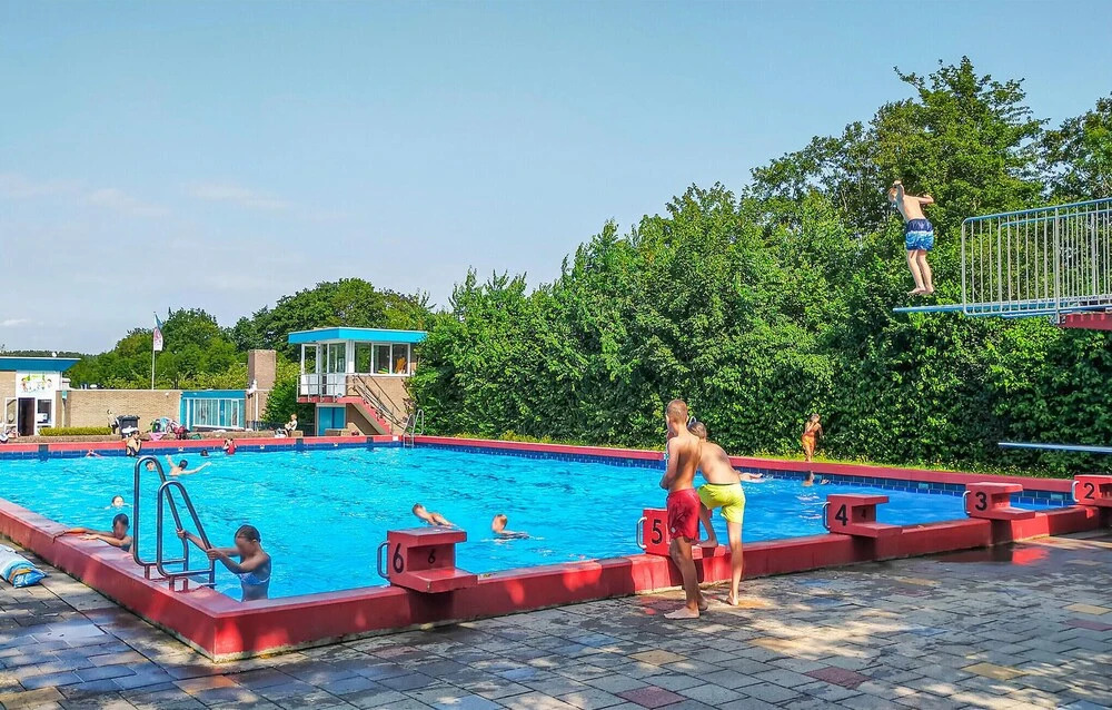 Pet Friendly Home In Heinkenszand With Wifi
