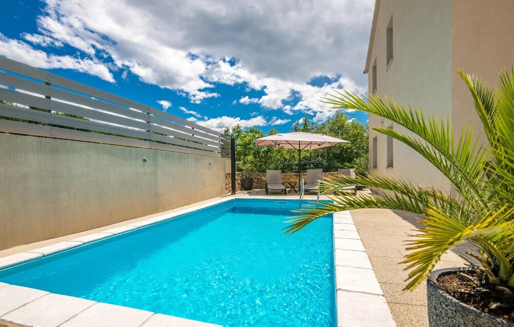 Awesome Home in Kras With Wifi and 2 Bedrooms