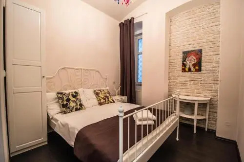 Brooklyn Sauna Apt by Ruterra