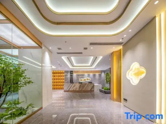 Jiujiang Jiulong Yunjing Hotel at 98 Flood Control Memorial Square, Balihu New District