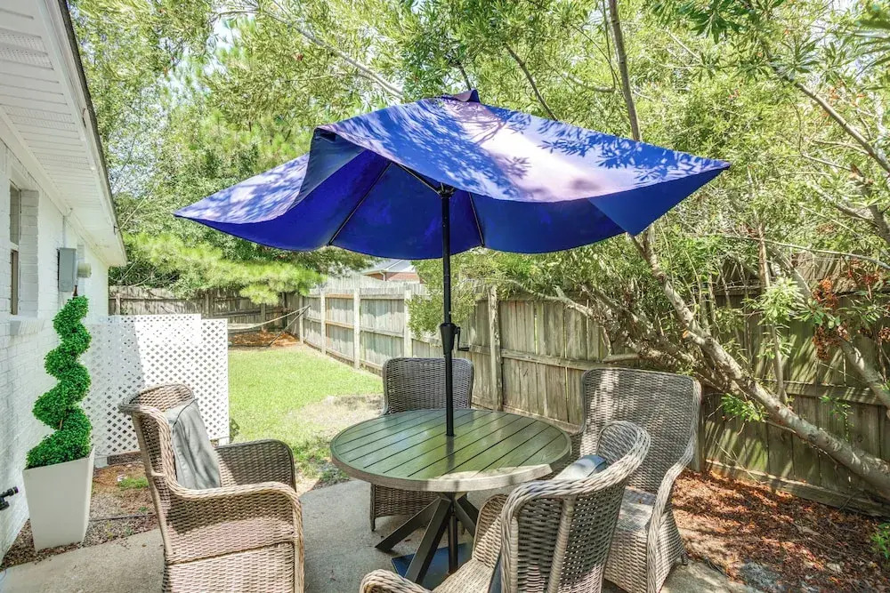 1 Mi to Ole Miss: Pet-friendly Retreat w/ Yard
