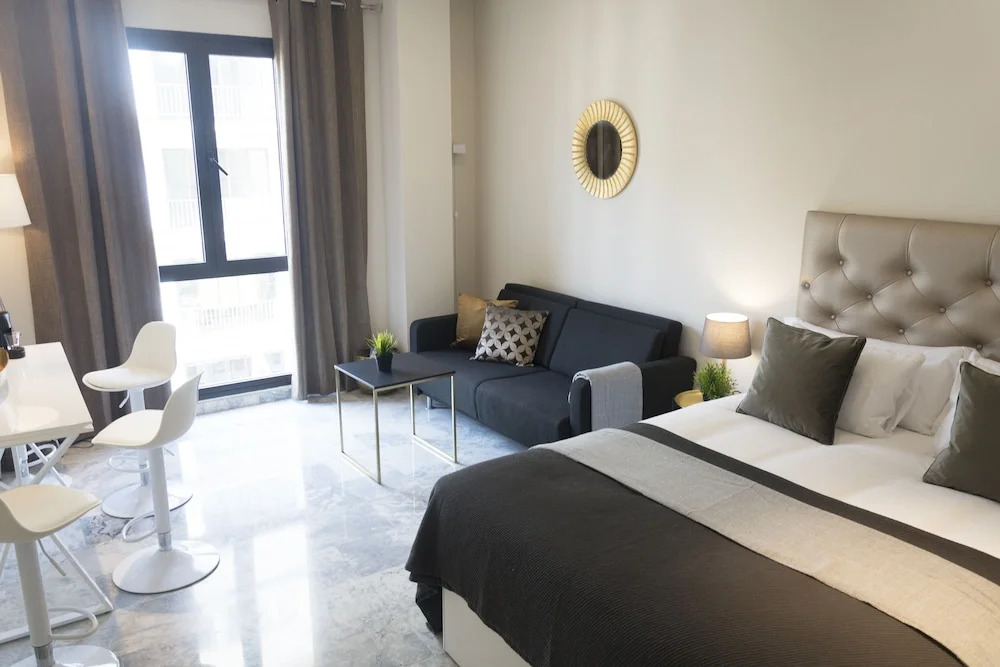 Living4Malaga Golden Suite