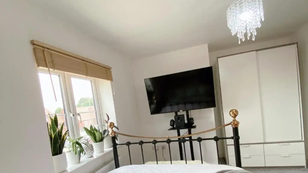 Bicester Homestay Entire Home 10min walk to Bicester Village 650m