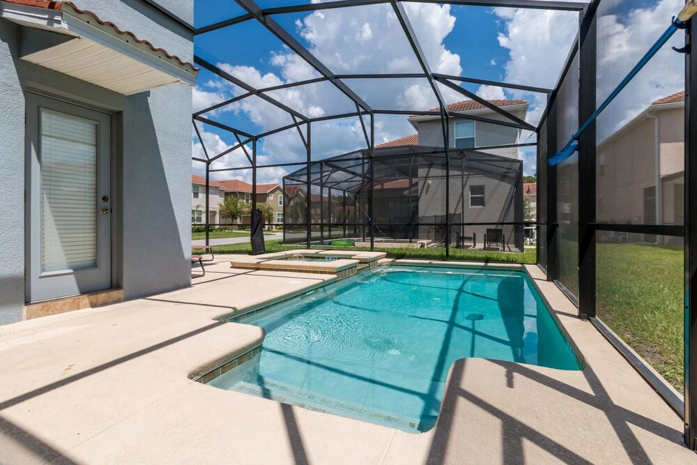 Paradise Palms - 2957 Beach Palm Avenue