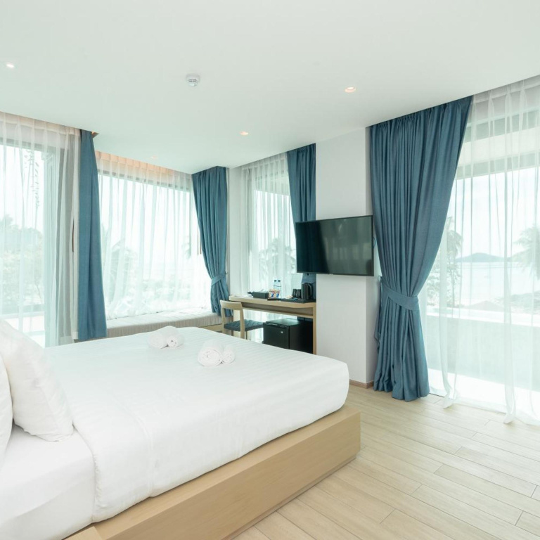 Panwaburi Beachfront Resort - SHA Extra Plus