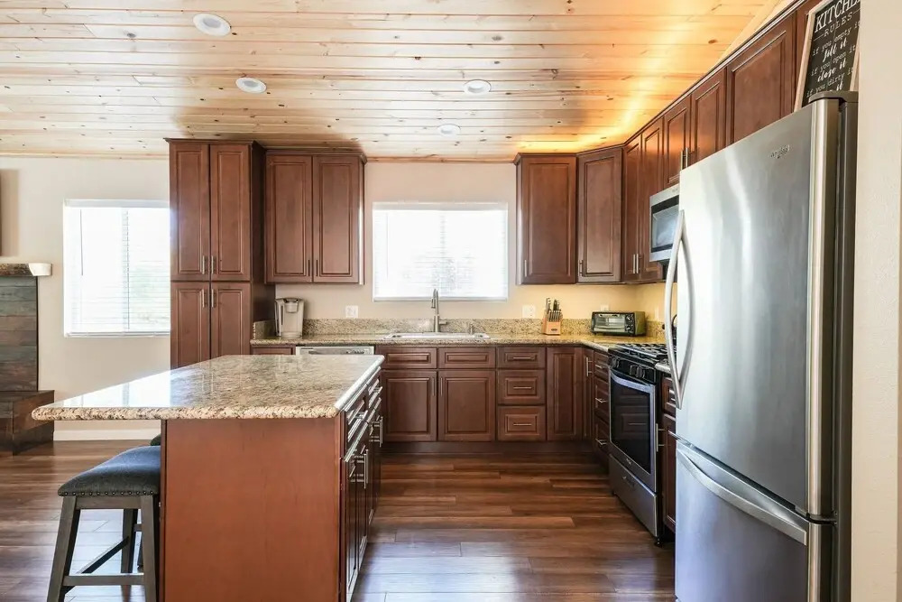 14 - Cedar Crest 3 Bedroom Home by Redawning