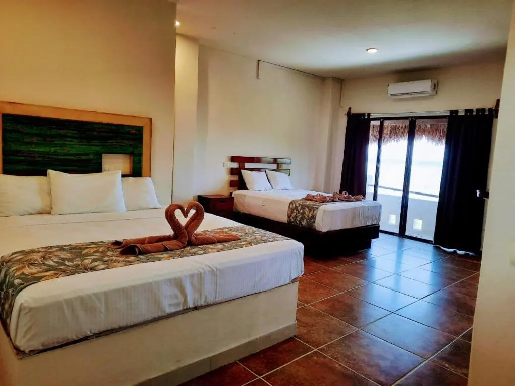 Porto Coral Hotel & Suites
