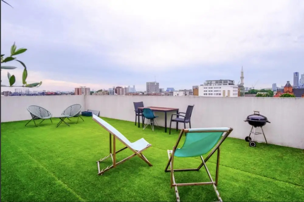 Modern 4 Bedroom Canal-side North London Flat