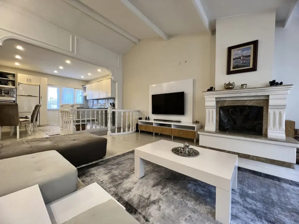 Sleek Flat Close to Osmanbey Metro Station