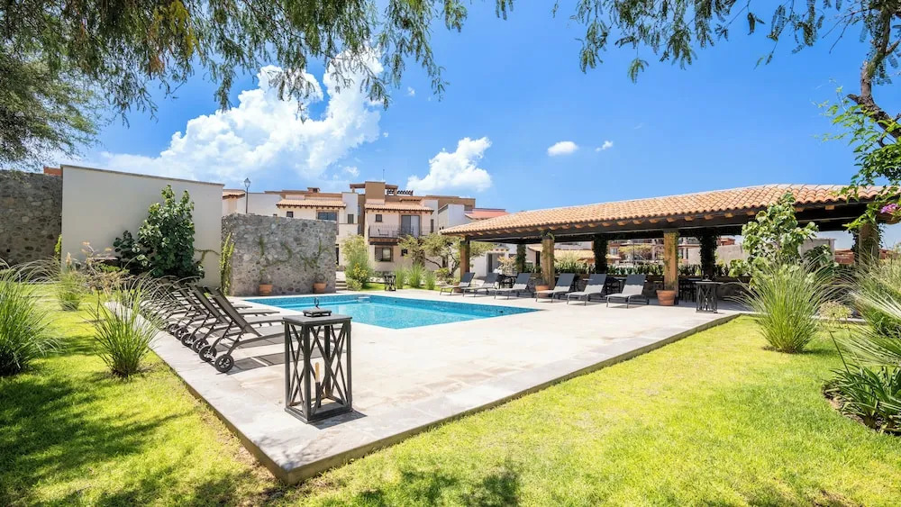 Private Hot Tub - 5BR in Nueva Escondida