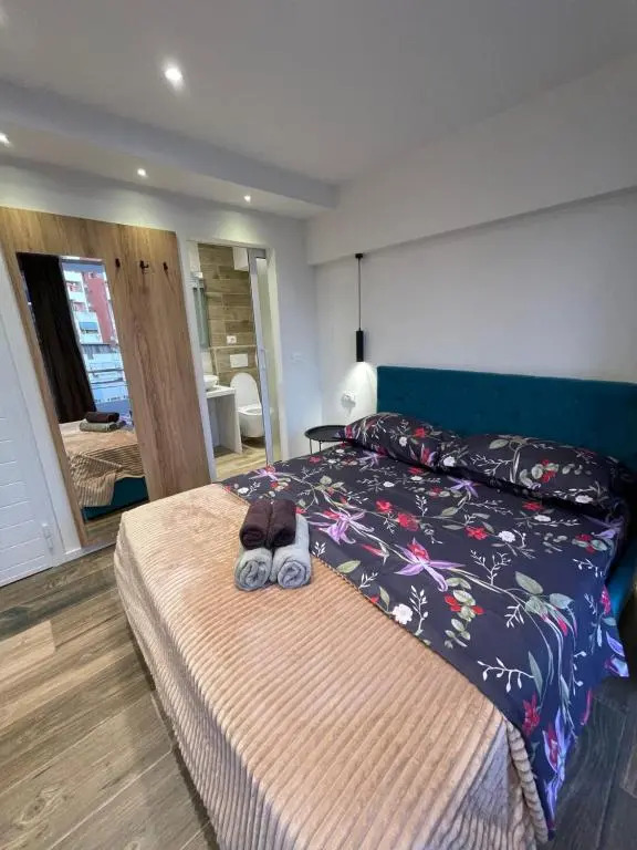 Boutique Central Studio Apartments - ENJOY TRAVEL