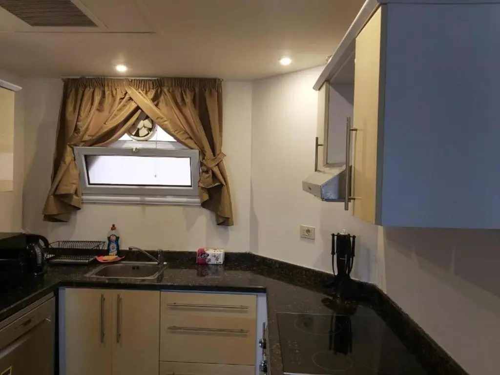 Jwe Residence - Quality Experience Near Red Sea (Adults Only)
