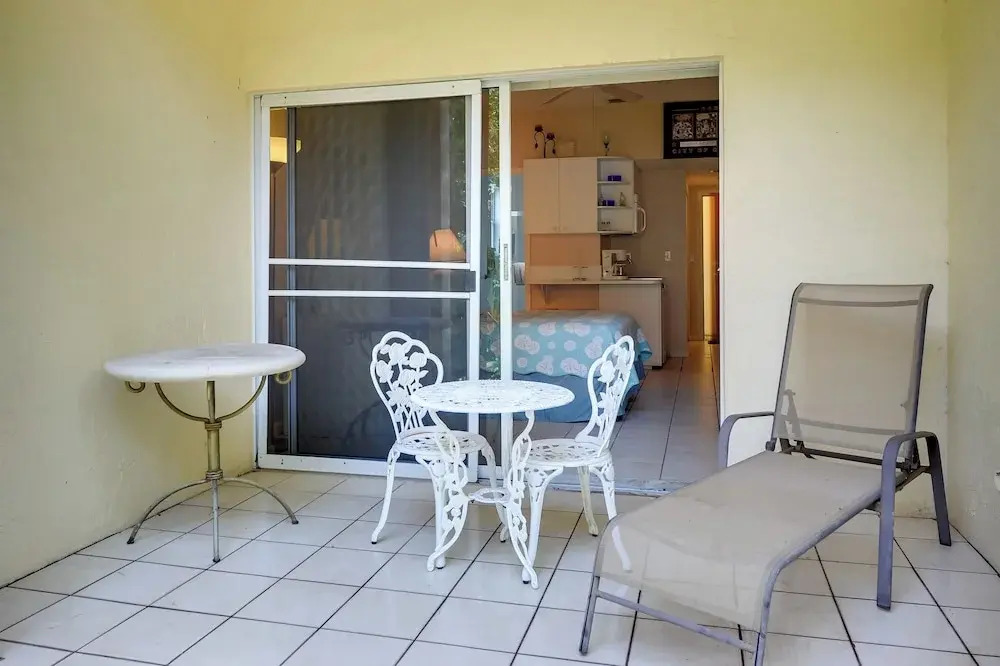 Ft Lauderdale Area Condo - Walk to Beach & Shops!