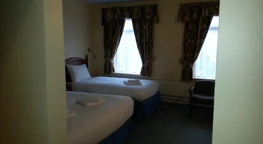 Cedars Hotel
