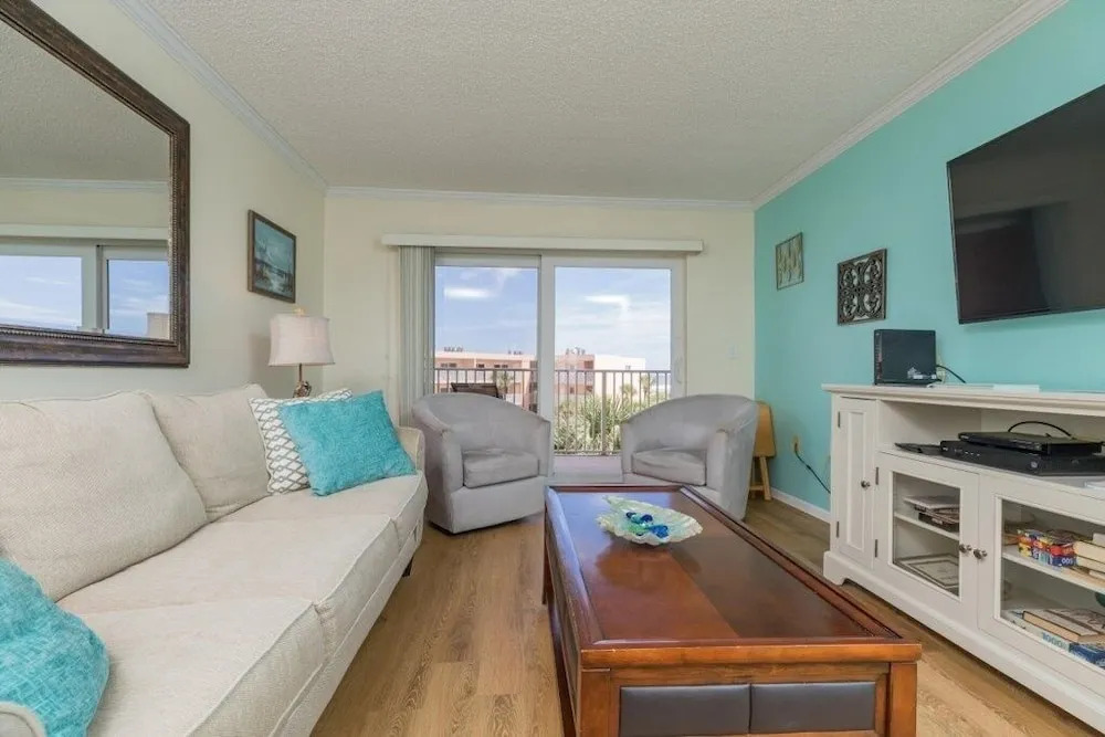 Stbt 405: Beachside Condo With Pool & Elevator 2 Bedroom Condo