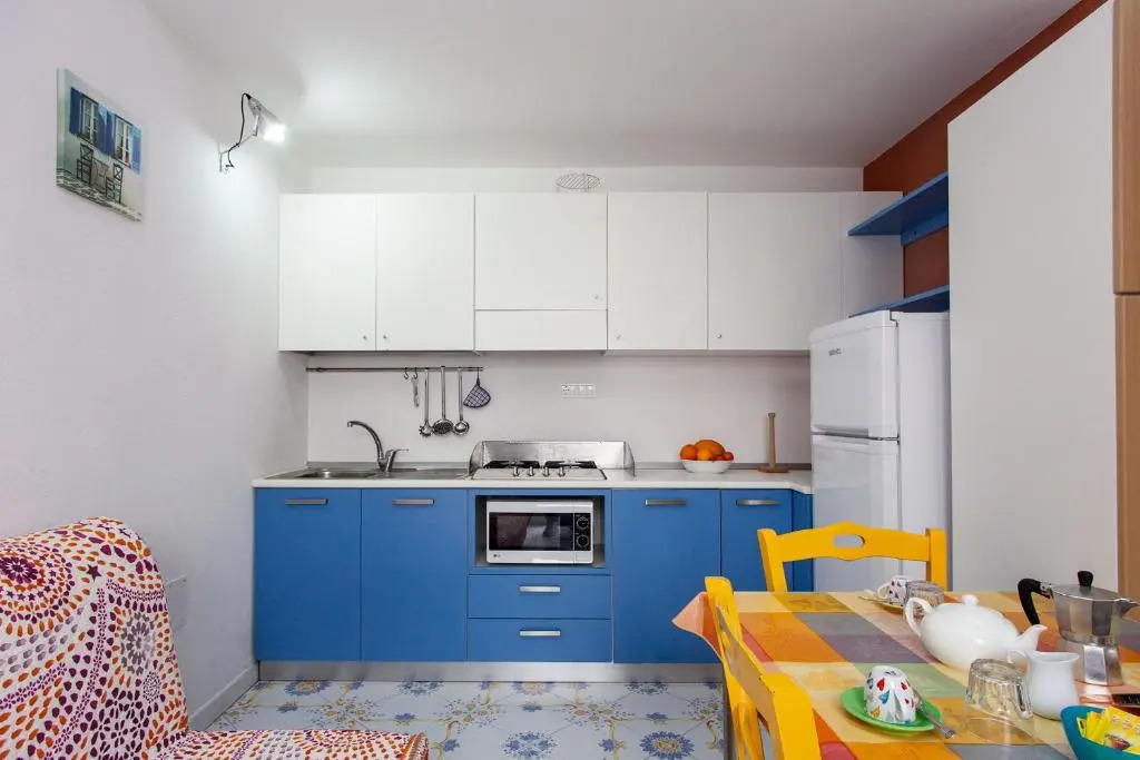 Affitto monolocale vicino mare e servizi m608