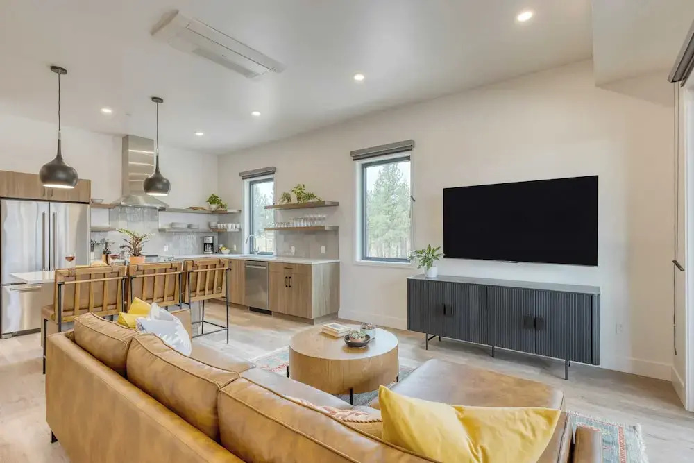 2 Units Minutes to Old Bend Deck + Hot Tub 1216 Skyline Ranch by Avantstay