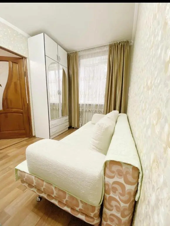 Apartment, 4