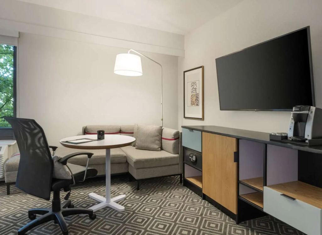 Freepoint Hotel Cambridge, Tapestry Collection by Hilton