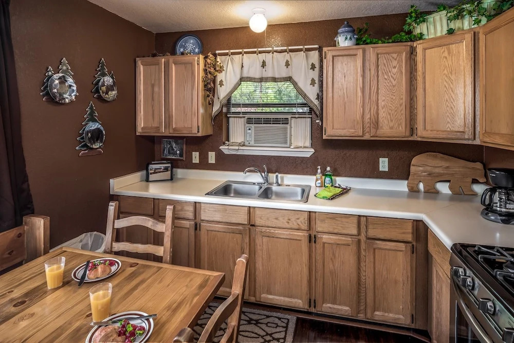 Ruidoso River Park - Two Bedroom Cabin