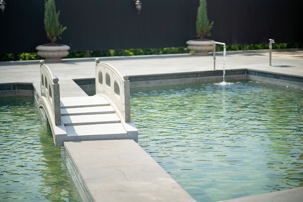 Wanggyeong Hanok Poolvilla