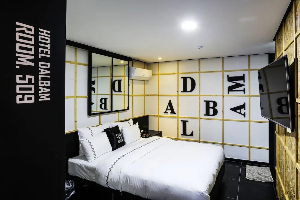 Seocheon Moonlight Night Hotel