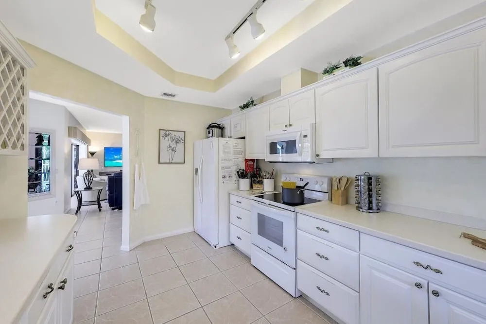 550 Inlet Drive