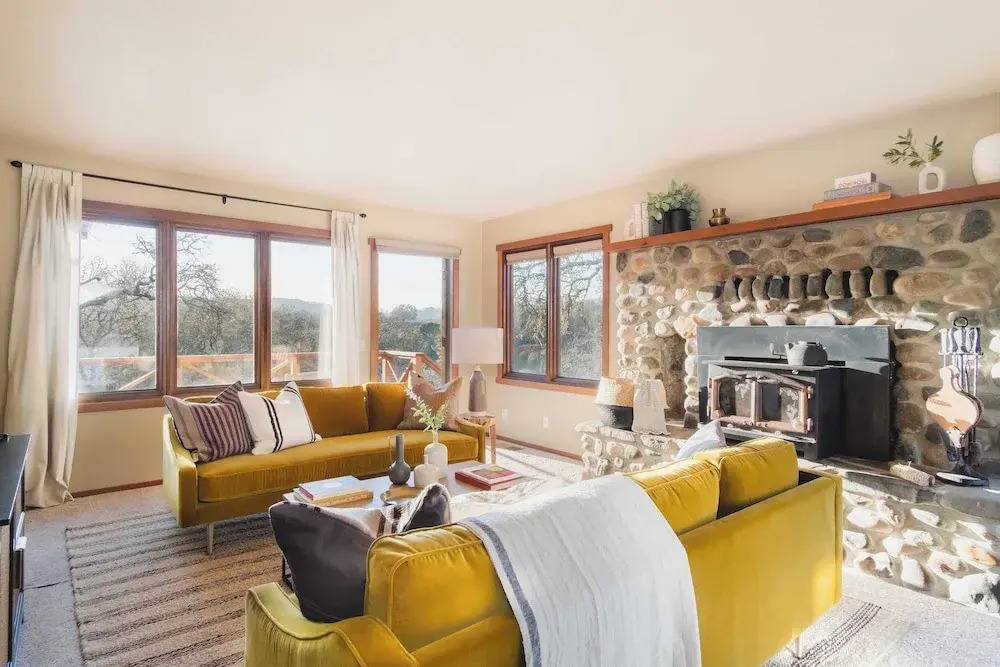 3.5-acre 5bdr Rereat w/ Views, Pool + Hot Tub, Fire Pit Gable by Avantstay