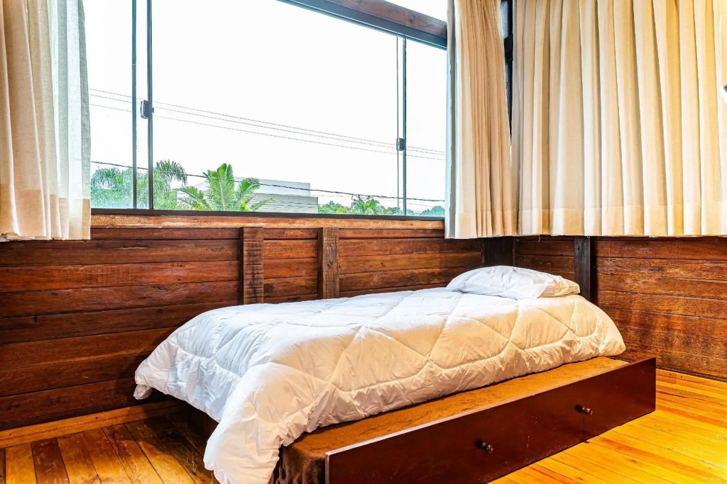 Duplex 3Q Churrasq. e Garagem prox a praia EMB686