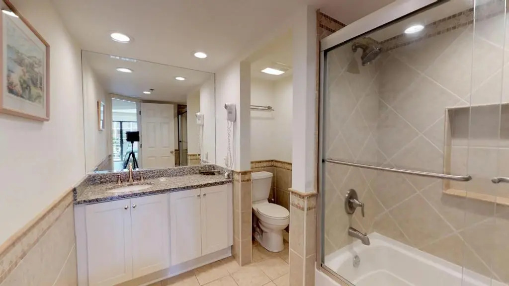 2215 Villamare